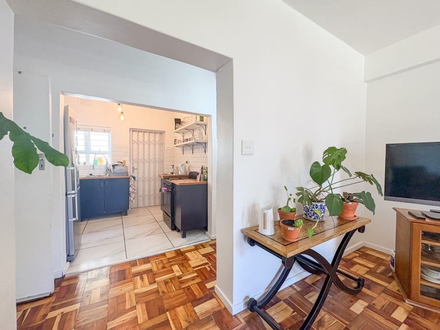 2 Bedroom Property for Sale in Vredehoek Western Cape